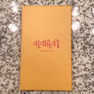 Alamar Cosmetics Reina Del Caribe Vol. 1 Palette